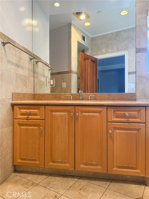 11989 Laurelwood Drive, 1 photo 25