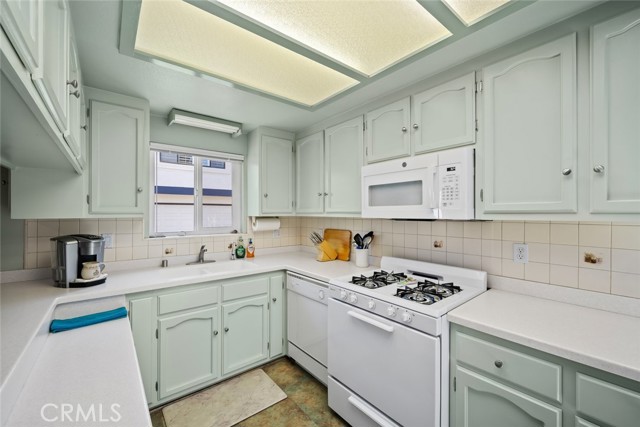 Detail Gallery Image 12 of 35 For 243 N. 11th Street, Grover Beach,  CA 93433 - 2 Beds | 2 Baths