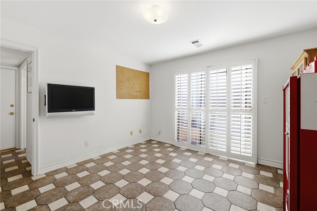 Detail Gallery Image 16 of 35 For 4177 S Cloverdale, Los Angeles,  CA 90008 - 4 Beds | 5 Baths