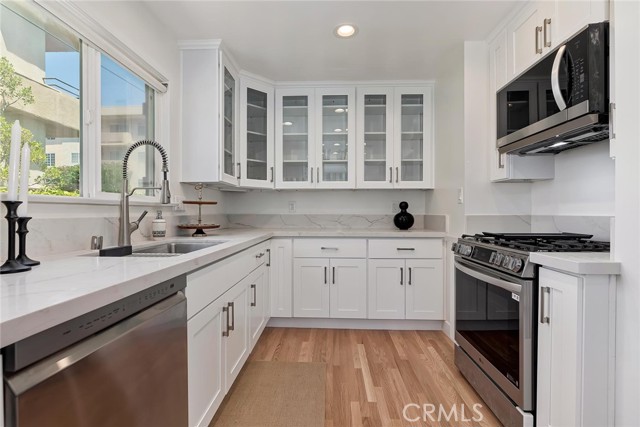 Detail Gallery Image 9 of 22 For 11640 Valley Spring Ln, Studio City,  CA 91604 - 3 Beds | 2 Baths