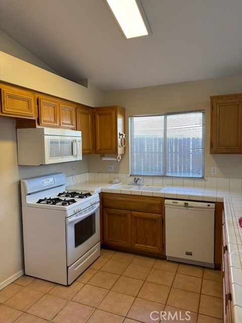 Detail Gallery Image 4 of 18 For 8707 Winlock St, Bakersfield,  CA 93312 - 3 Beds | 2 Baths