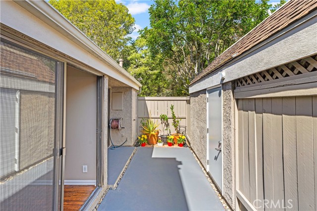 Detail Gallery Image 27 of 35 For 21 Summerwalk Ct, Newport Beach,  CA 92663 - 2 Beds | 2 Baths