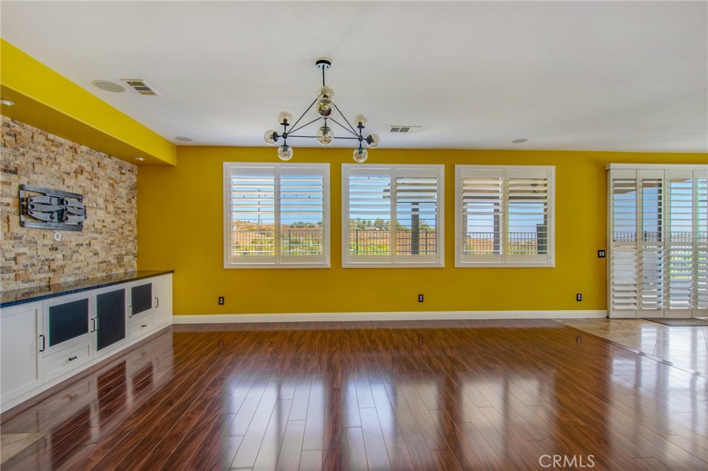 MLS #OC25273330 image #6