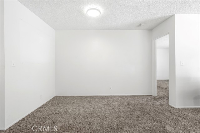 Detail Gallery Image 10 of 29 For 19077 Elm, Apple Valley,  CA 92308 - 2 Beds | 2 Baths