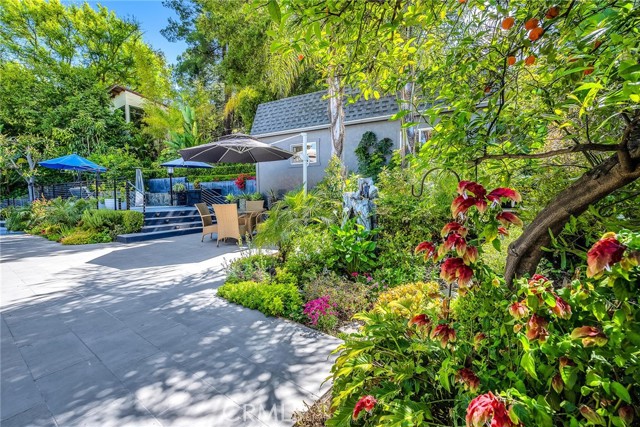 3521 Stonewood Drive, Sherman Oaks CA: https://media.crmls.org/medias/49726e12-1848-4ac5-820c-42aa0952802d.jpg