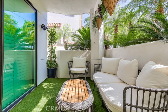 Detail Gallery Image 23 of 33 For 5253 Vantage Ave #105,  Valley Village,  CA 91607 - 4 Beds | 2 Baths