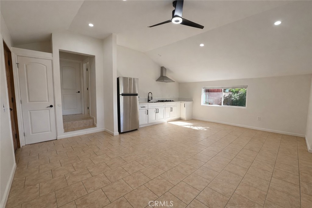 7804 Loma Verde Avenue