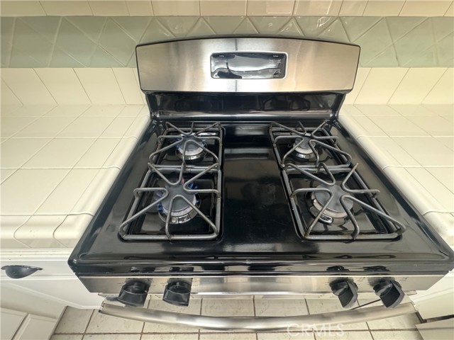Detail Gallery Image 13 of 38 For 10165 W Glendon Cir, Santee,  CA 92071 - 3 Beds | 2 Baths
