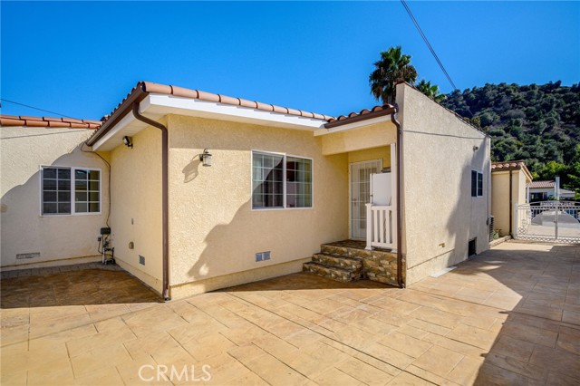 2225 East Glenoaks Boulevard photo 41