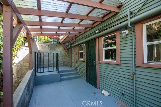 Detail Gallery Image 26 of 28 For 1639 Redcliff #1/2,  Los Angeles,  CA 90026 - 2 Beds | 1 Baths