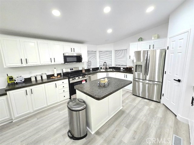 Detail Gallery Image 17 of 55 For 21851 Newland St. #299,  Huntington Beach,  CA 92646 - 3 Beds | 2 Baths