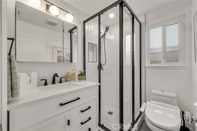 Detail Gallery Image 14 of 34 For 9122 Windsor Cir, Cypress,  CA 90630 - 4 Beds | 3 Baths