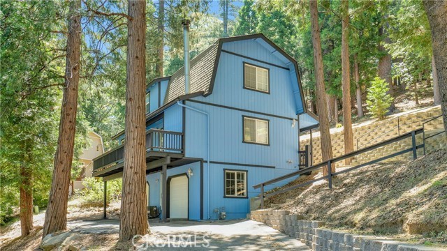 Detail Gallery Image 1 of 18 For 23995 Fern Glen Ln, Crestline,  CA 92325 - 2 Beds | 1/1 Baths