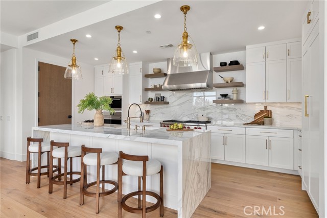 Detail Gallery Image 4 of 40 For 4261 Uptown Newport Drive #1,  Newport Beach,  CA 92660 - 3 Beds | 2/1 Baths