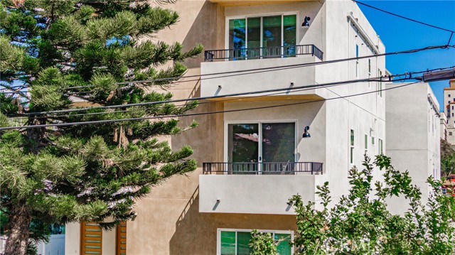 Detail Gallery Image 38 of 41 For 614 1/2 N Rampart Bld #1/2,  Silver Lake Los Angeles,  CA 90026 - 4 Beds | 4 Baths