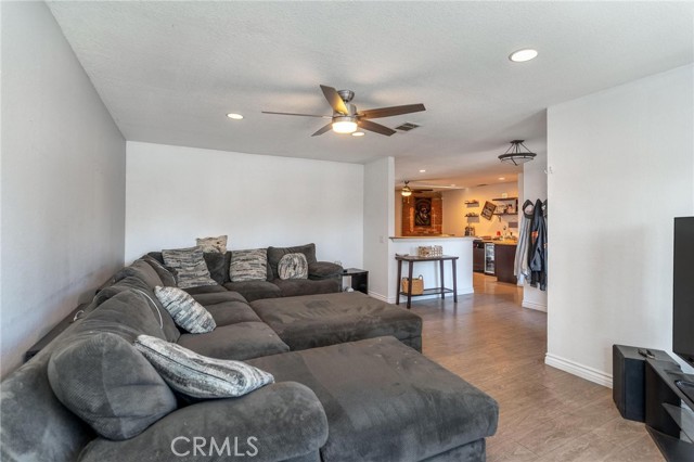 1911 E Boca Raton Court, Ontario CA: https://media.crmls.org/medias/4973e4cf-27a1-416b-a889-958f2a7e1bca.jpg