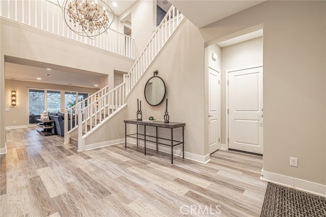 Detail Gallery Image 5 of 67 For 25035 Hidden Willow, Canyon Country,  CA 91387 - 5 Beds | 4 Baths