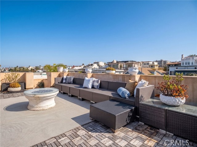 1105 Manhattan, Hermosa Beach, California 90254, 4 Bedrooms Bedrooms, 0 ,2 BathroomsBathrooms,Residential,For Sale,Manhattan,0,PV26150388
