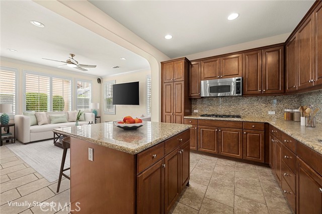 Detail Gallery Image 8 of 34 For 19940 Giovanni Ct, Yorba Linda,  CA 92886 - 4 Beds | 3 Baths