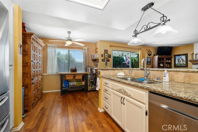 Detail Gallery Image 7 of 21 For 40230 Holden Cir, Temecula,  CA 92591 - 4 Beds | 3 Baths