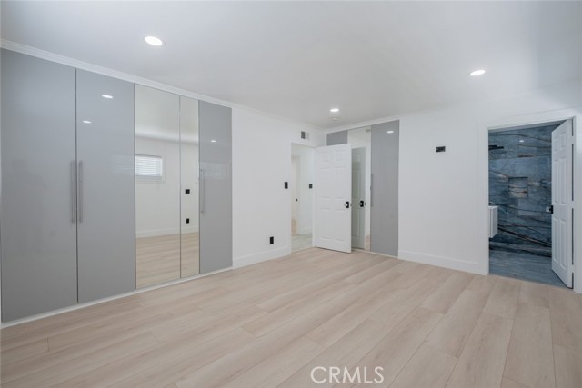 9830 Foothill Boulevard, Sylmar CA: https://media.crmls.org/medias/4975ec61-4099-4eb2-b7ea-65d7088ab93b.jpg
