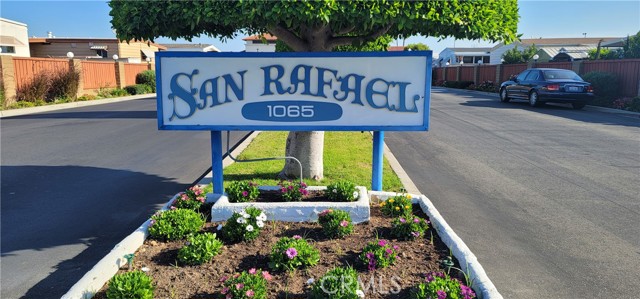 1065 Lomita Boulevard, Harbor City CA: https://media.crmls.org/medias/49771dbb-0648-48f7-a3c9-8992e853704e.jpg