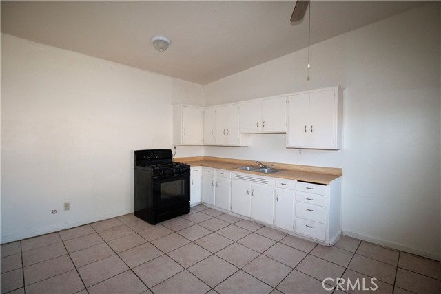 Detail Gallery Image 11 of 18 For 14960 7th St, Victorville,  CA 92395 - 2 Beds | 1 Baths