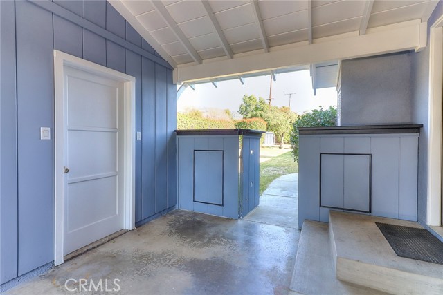 Easy access to the house through the breezeway.