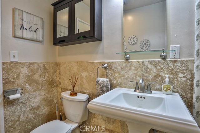 307 W 11th Street, Azusa CA: https://media.crmls.org/medias/4978a4b1-e1b7-462d-a4e1-ddc6d910eed0.jpg