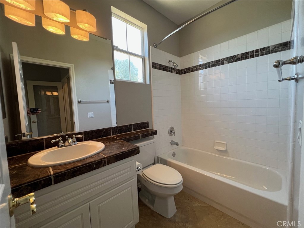 MLS #OC25273280 image #14