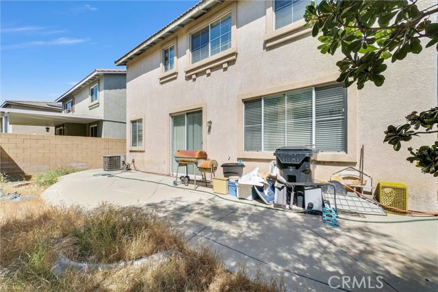 Detail Gallery Image 32 of 39 For 5762 Pine Valley, Fontana,  CA 92336 - 3 Beds | 2/1 Baths