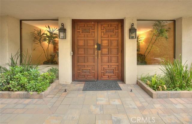 330 W California Boulevard, Pasadena CA: https://media.crmls.org/medias/497aecba-6e56-44fc-960a-5eada2adb610.jpg