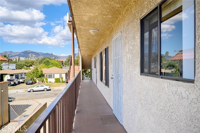 Detail Gallery Image 2 of 21 For 1364 E Garfield Ave, Glendale,  CA 91205 - 2 Beds | 2 Baths