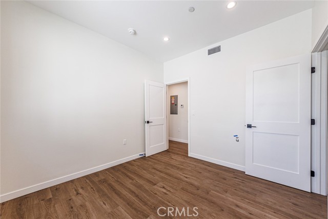 Detail Gallery Image 13 of 22 For 1855 Crenshaw Bld, Los Angeles,  CA 90019 - 4 Beds | 3 Baths