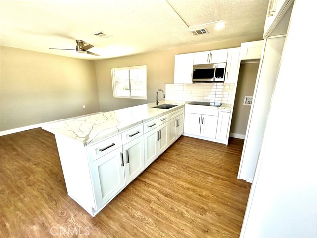 6698 Mesquite Drive, 29 Palms CA: https://media.crmls.org/medias/497d2e8f-10e6-4341-b112-ac66ea1b8d85.jpg