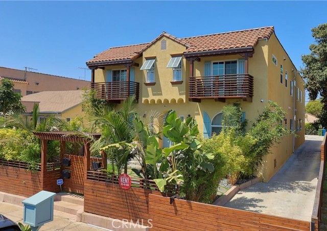 Detail Gallery Image 2 of 23 For 4539 1/2 St Elmo Dr, Los Angeles,  CA 90019 - 4 Beds | 3 Baths