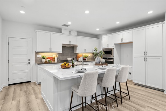 118 Modjeska, Irvine CA: https://media.crmls.org/medias/497da94d-b61c-48f4-81df-e4ba9aae228a.jpg
