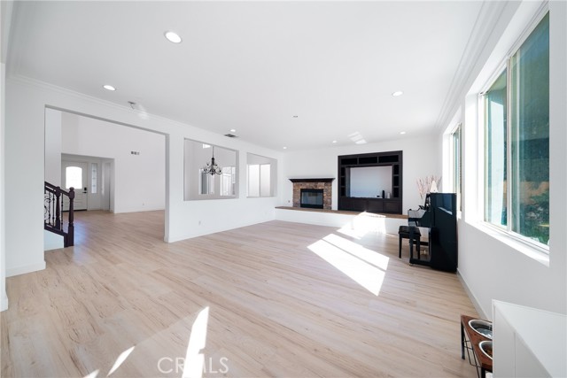 Detail Gallery Image 9 of 29 For 13723 Deerpath, Corona,  CA 92880 - 6 Beds | 5 Baths