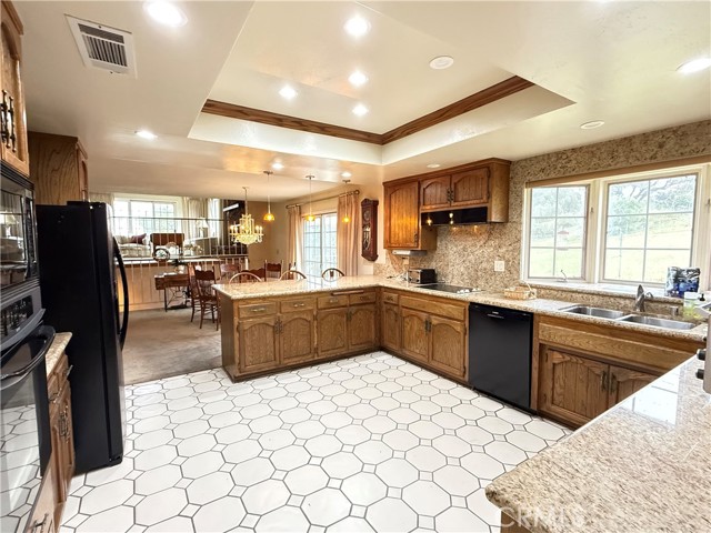 1238 Barbara Drive, Vista CA: https://media.crmls.org/medias/497f12ef-ce53-4924-9910-a24799e5010a.jpg