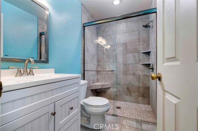 Detail Gallery Image 9 of 16 For 25715 Lupita Dr, Valencia,  CA 91355 - 2 Beds | 2 Baths