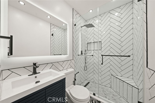 1145 Roswell Avenue, Long Beach CA: https://media.crmls.org/medias/497f25c6-dfde-4776-a386-fe73953a32b9.jpg