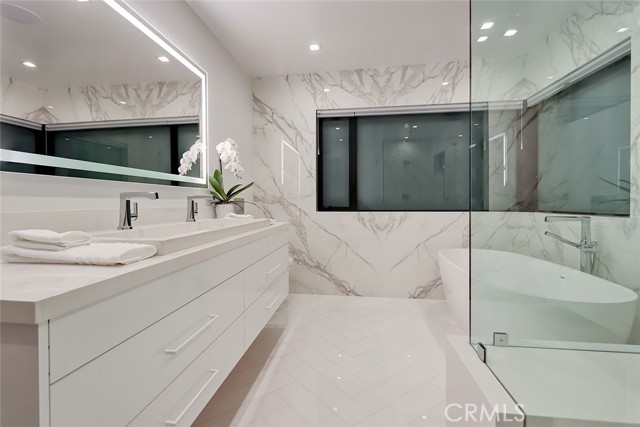 Detail Gallery Image 33 of 35 For 1208 the Strand #C,  Manhattan Beach,  CA 90266 - 3 Beds | 3 Baths