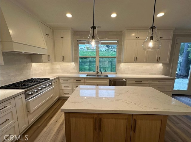 Detail Gallery Image 3 of 17 For 15 Willowglade, Rancho Santa Margarita,  CA 92679 - 5 Beds | 4 Baths
