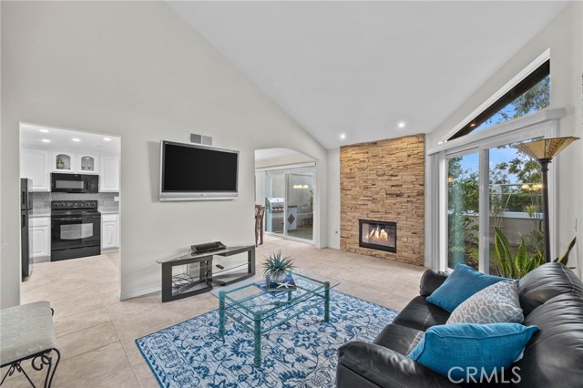 Detail Gallery Image 8 of 54 For 91 Stanford Ct #62,  Irvine,  CA 92612 - 3 Beds | 3 Baths