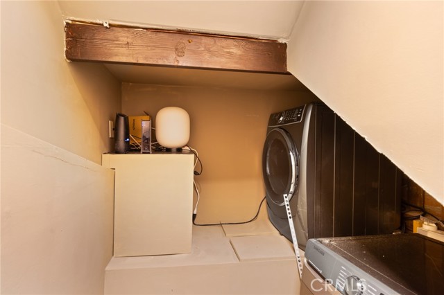 3233 Tareco Drive, Los Angeles CA: https://media.crmls.org/medias/4981f2db-da28-4052-bb70-6833c534258d.jpg
