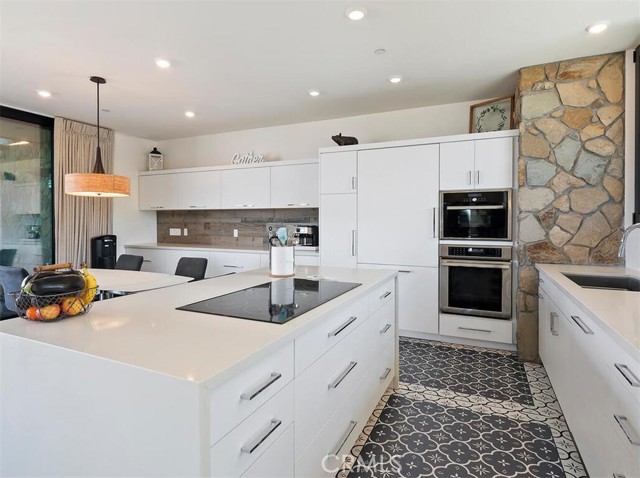 Detail Gallery Image 20 of 62 For 10875 Pacific View Dr, Malibu,  CA 90265 - 2 Beds | 2 Baths
