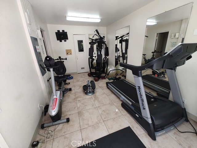1888 Greenfield Avenue, Los Angeles CA: https://media.crmls.org/medias/49828085-dc64-4981-928b-7b177ddcbc00.jpg