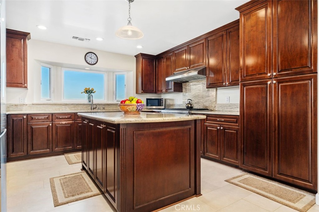 MLS #OC25259647 image #15