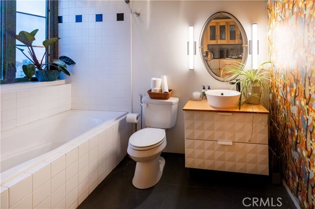 Detail Gallery Image 50 of 69 For 100 W 5th 6c,  Long Beach,  CA 90802 - 1 Beds | 1 Baths