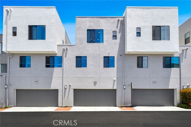 114 Epic, Irvine CA: https://media.crmls.org/medias/4983ad8a-b0a1-4883-b350-90de869f39c7.jpg
